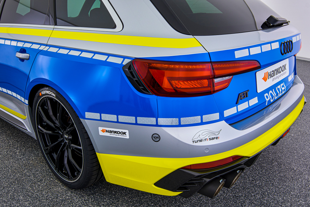 SMALL_ABT_RS4-R_police_Tune_it_Safe_17